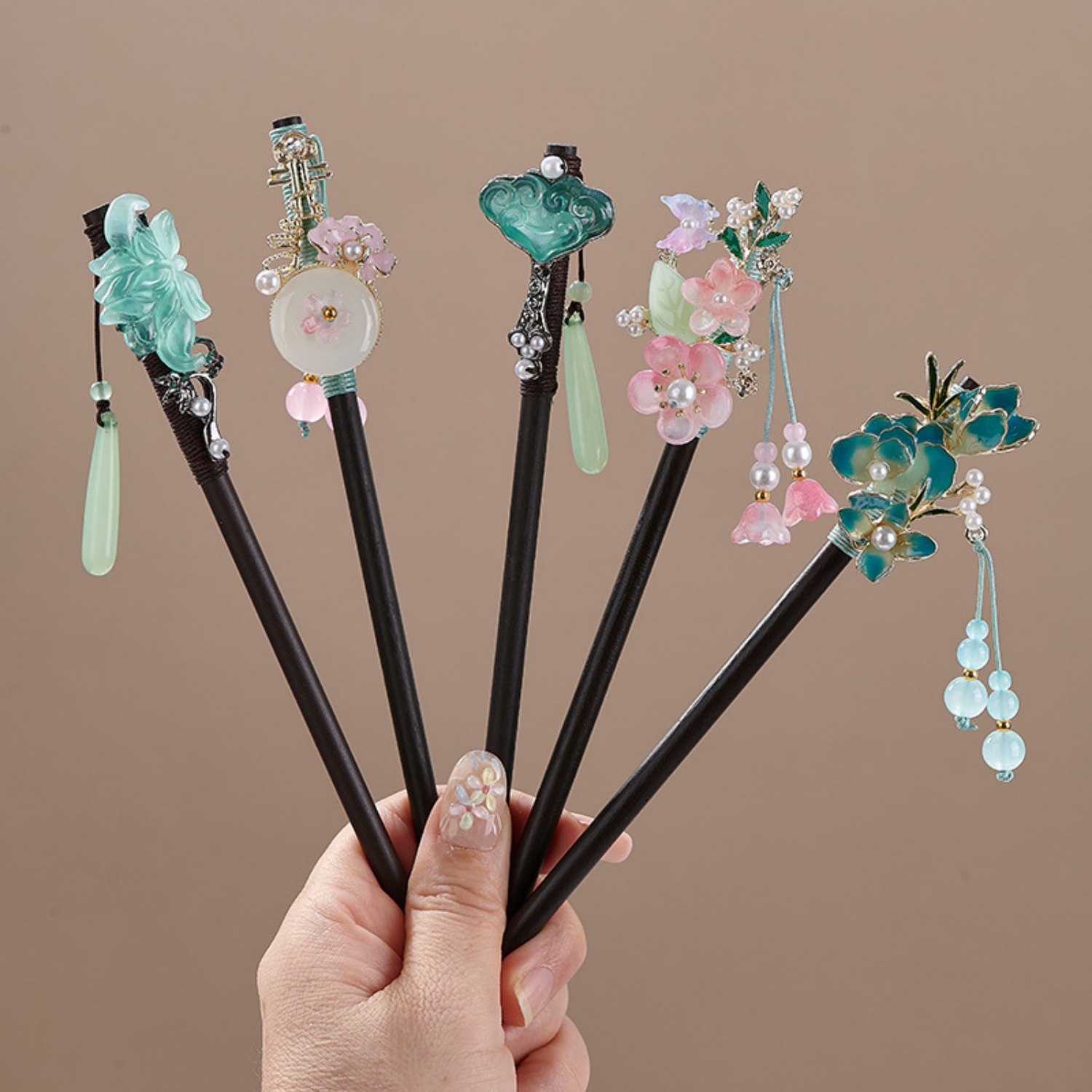 Pearl Hair Pin - กิ๊บติดผมลายดอกไม้สไตล์วินเทจสำหรับผู้หญิง ไม้ประดับผมลายดอกไม้สุดหรูหรา เครื่องประดับศีรษะสำหรับชุดฮั่นฝู เครื่องประดับผม
